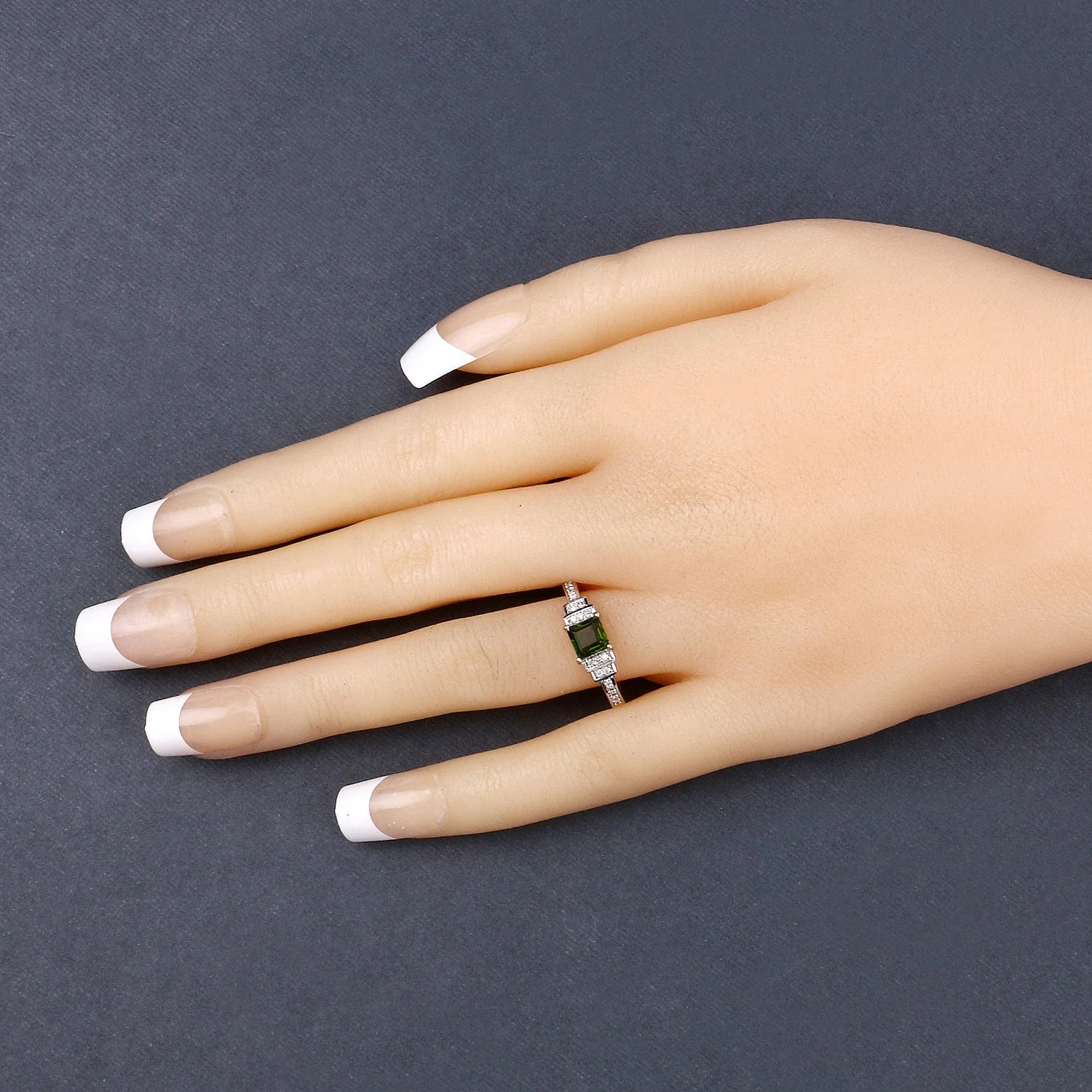 0.72 Carat Genuine Green Tourmaline and White Diamond 14K Yellow Gold Ring - Image 3