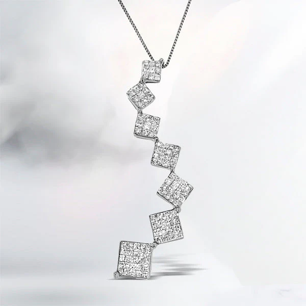 10K White Gold 1 cttw Diamond Snake Curved Pendant Necklace (H-I, I1-I2)