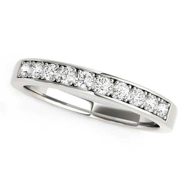 14k White Gold Classic Diamond Wedding Band (1/4 cttw) - Image 2