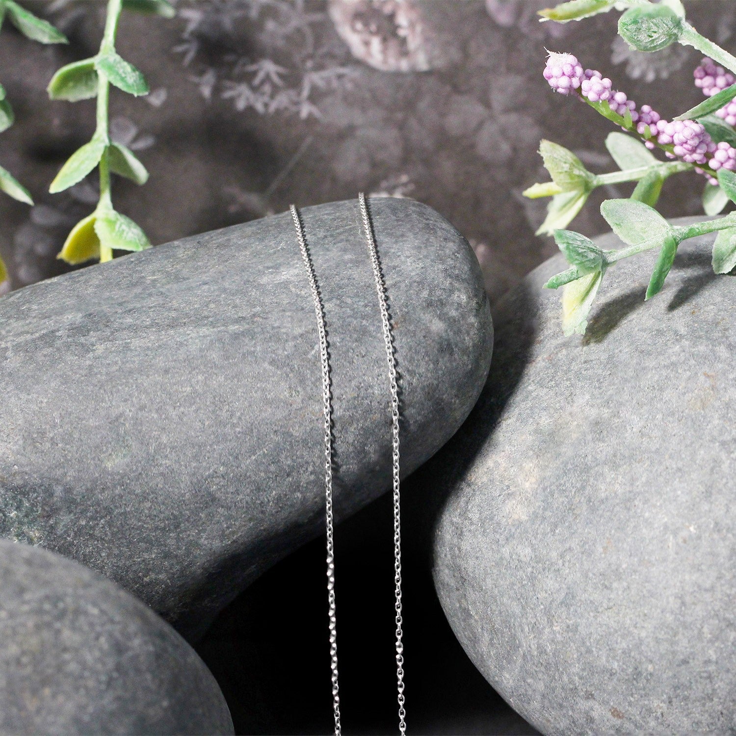 14k White Gold Oval Cable Link Chain 0.97mm - Image 4