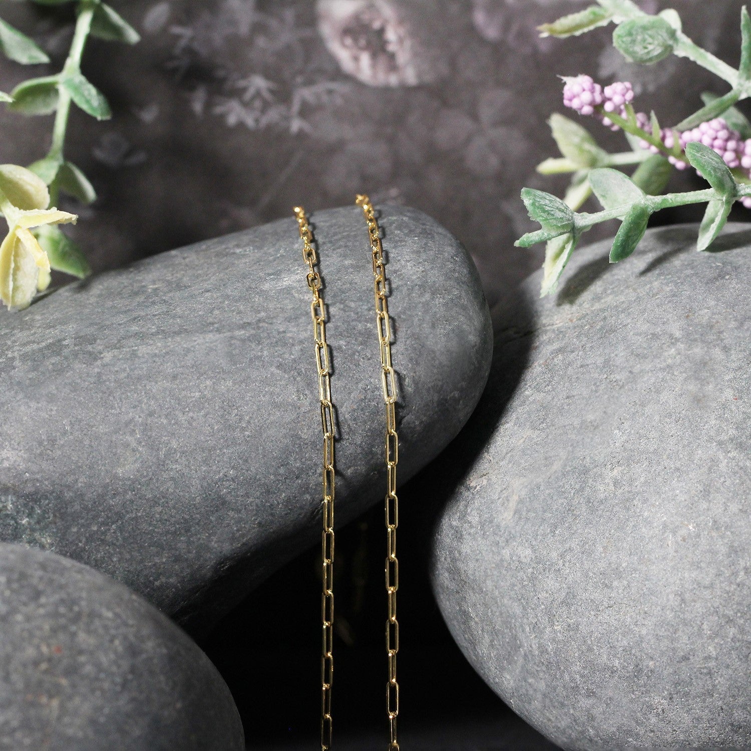 18K Yellow Gold Fine Paperclip Chain (1.50 mm) - Image 4