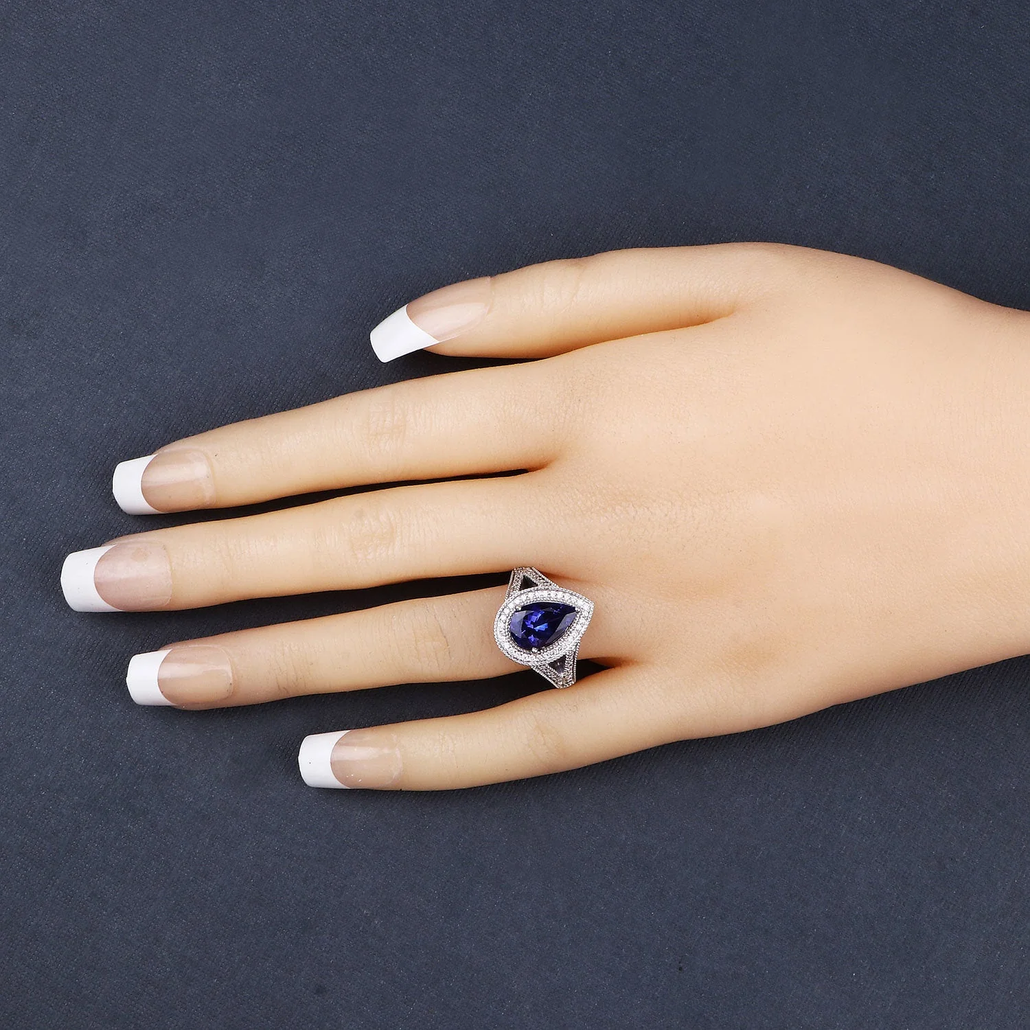 2.60 Carat Genuine Tanzanite and White Diamond 14K White Gold Ring - Image 3