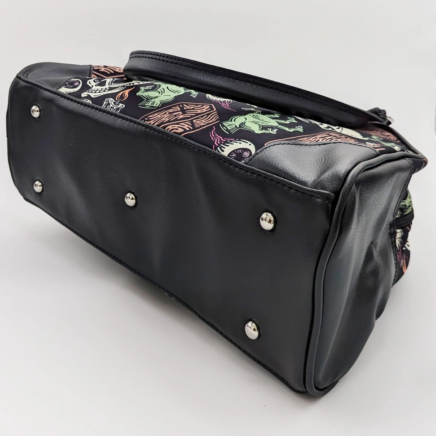Coffins and Skulls Purse - Image 4