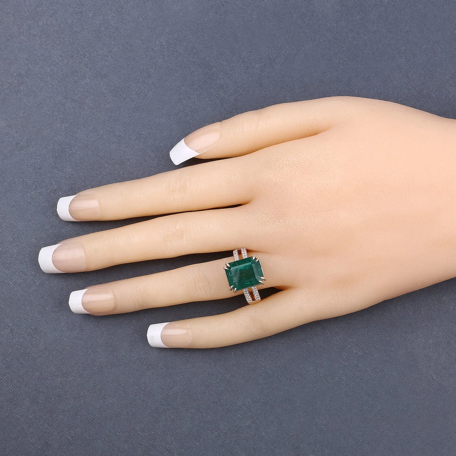 IGI Certified 8.49 Carat Genuine Zambian Emerald and White Diamond 14K Yellow Gold Ring - Image 4
